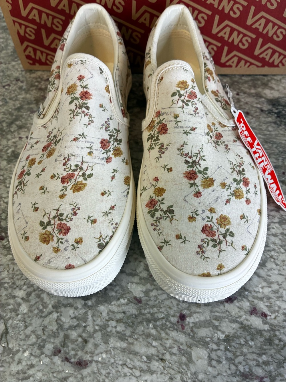 Women’s Vans Cream Slip-On Sneakers with Floral/Marshmallow  print - Picture 13 of 16